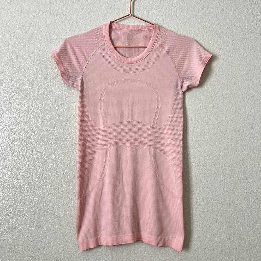 Lululemon Swiftly Tech Short Sleeve Crew light pink